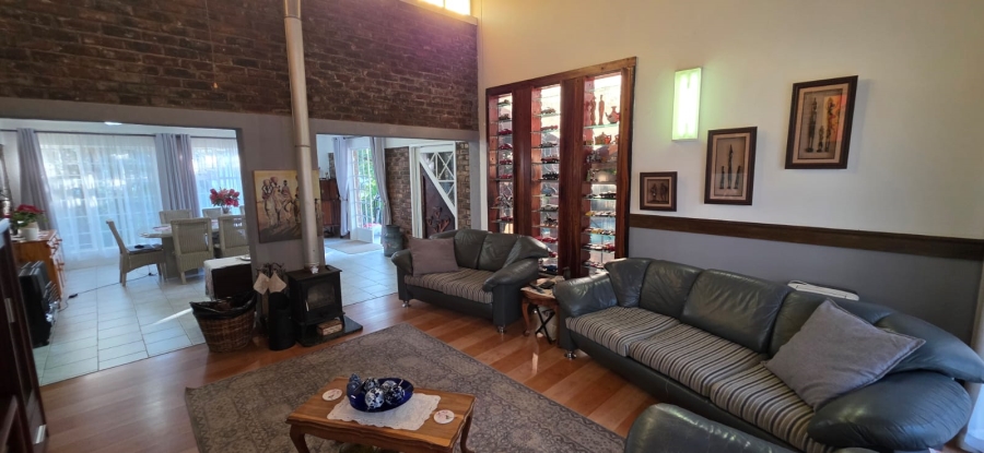 5 Bedroom Property for Sale in Wilkoppies North West